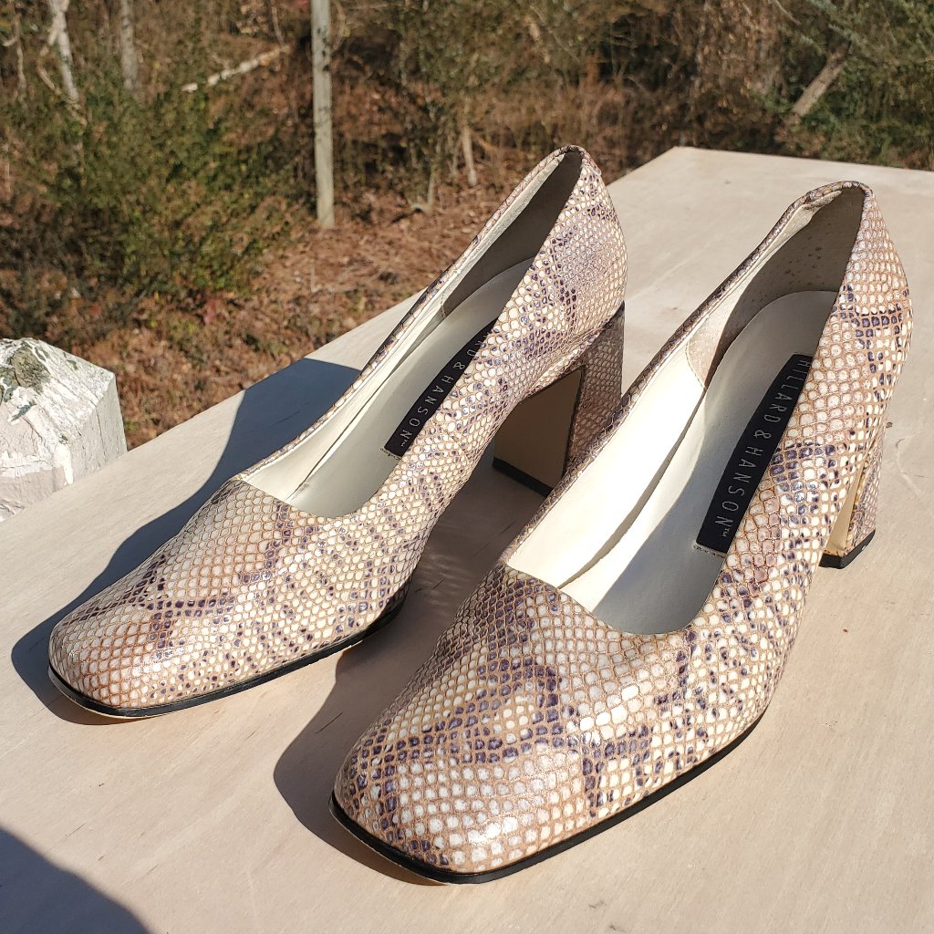 Hillard & Hanson Python Leather Pump